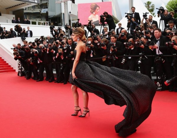 eva-longoria-riley-keough-foxcatcher-cannes-premiere-15