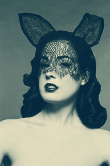 dita_von_teese_bunny